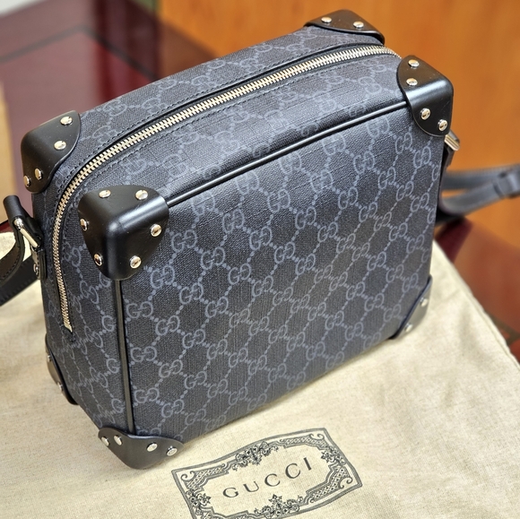 GUCCI GG Shoulder Bag With Leather Details - Picture 2 of 10